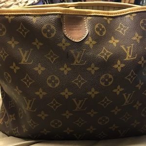100%authentic delightful pm Louis Vuitton hobobag